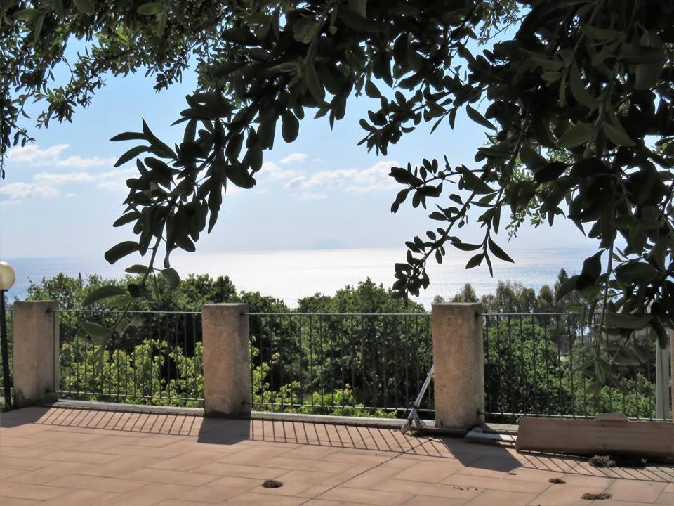 B&B Le Rose Del Tirreno Falerna Exterior foto
