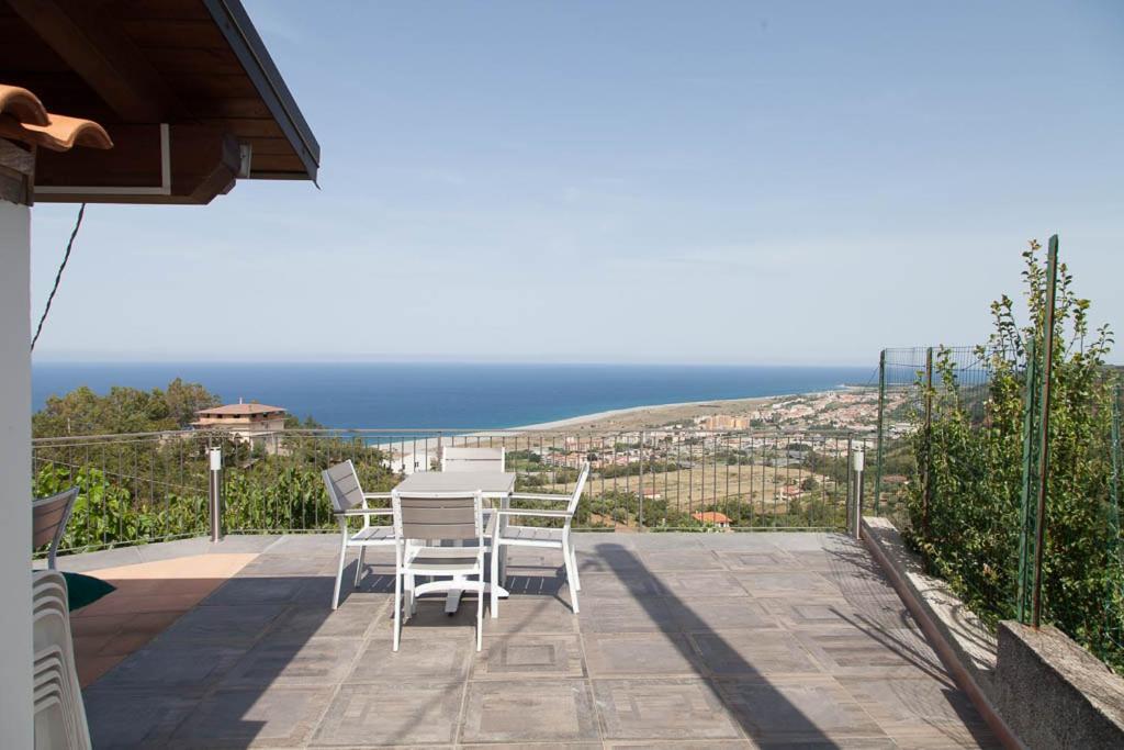 B&B Le Rose Del Tirreno Falerna Exterior foto